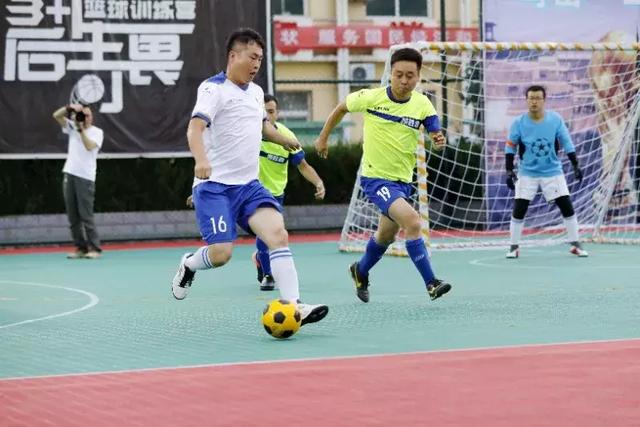 杨瀚森22+10青岛胜浙江 王哲林17分上海胜山东