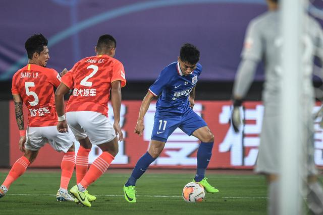 祝铭震28分胡金秋23分 广州大胜广厦35分